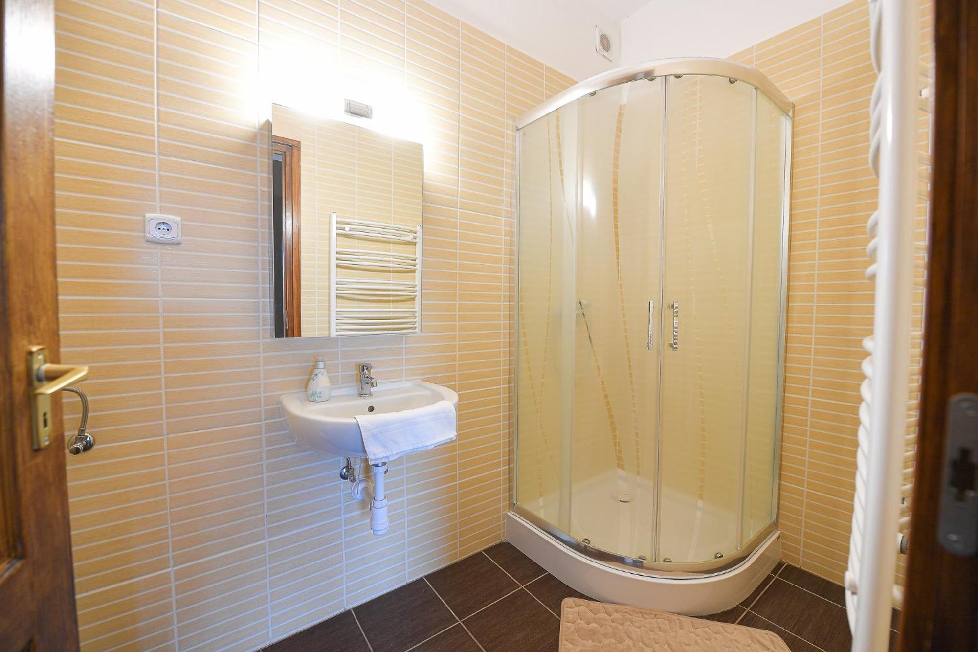 Kokusz Apartmanok Eger Room photo