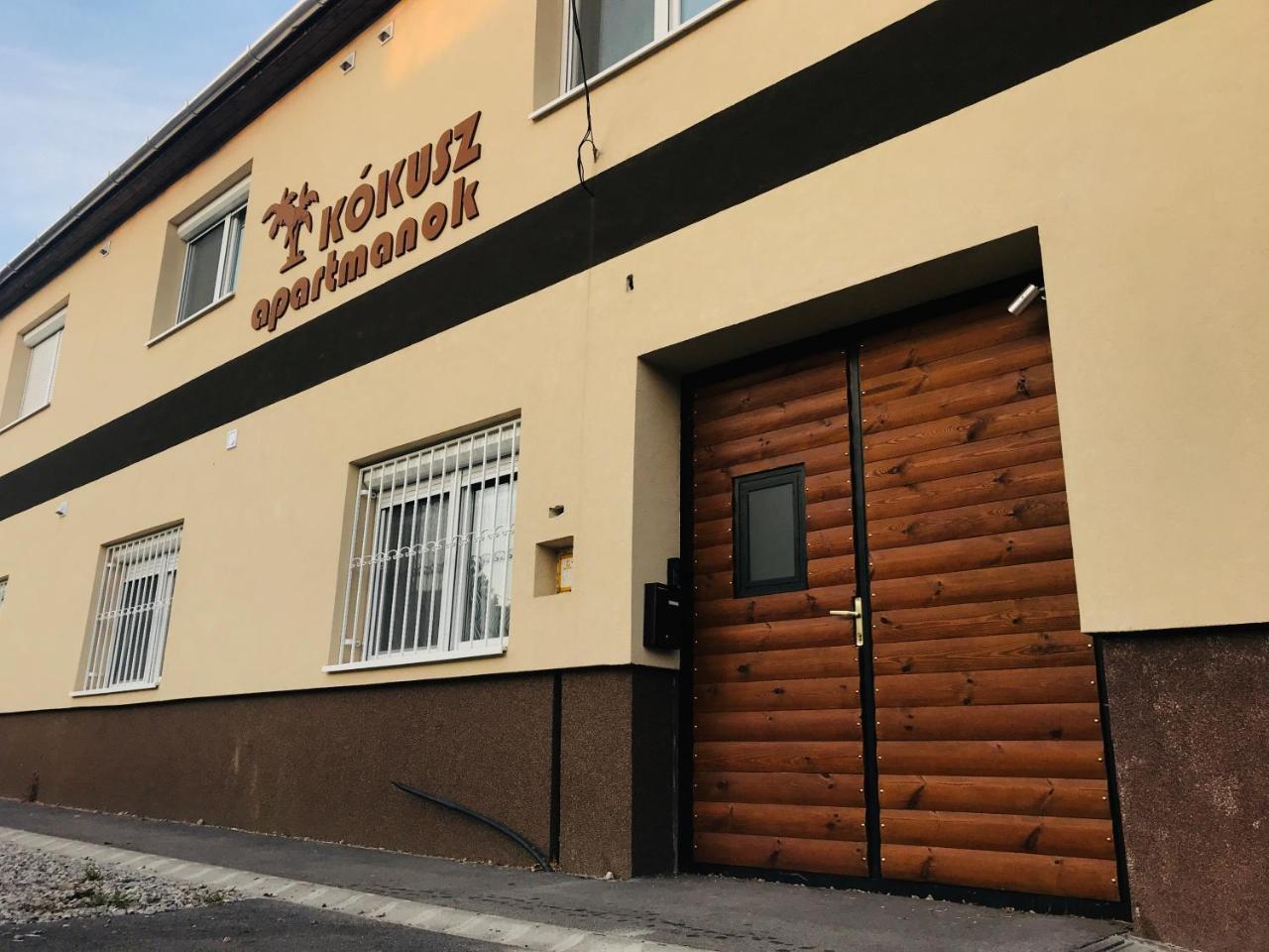 Kokusz Apartmanok Eger Exterior photo
